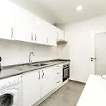 Charming 1 Bedroom In Mouraria Heart Of Historic Лиссабон